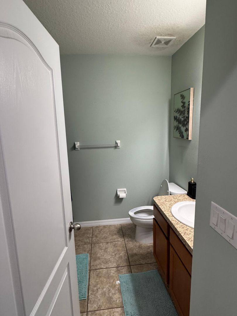 House for rent at 817 Ashentree Dr, Plant City, FL 33563