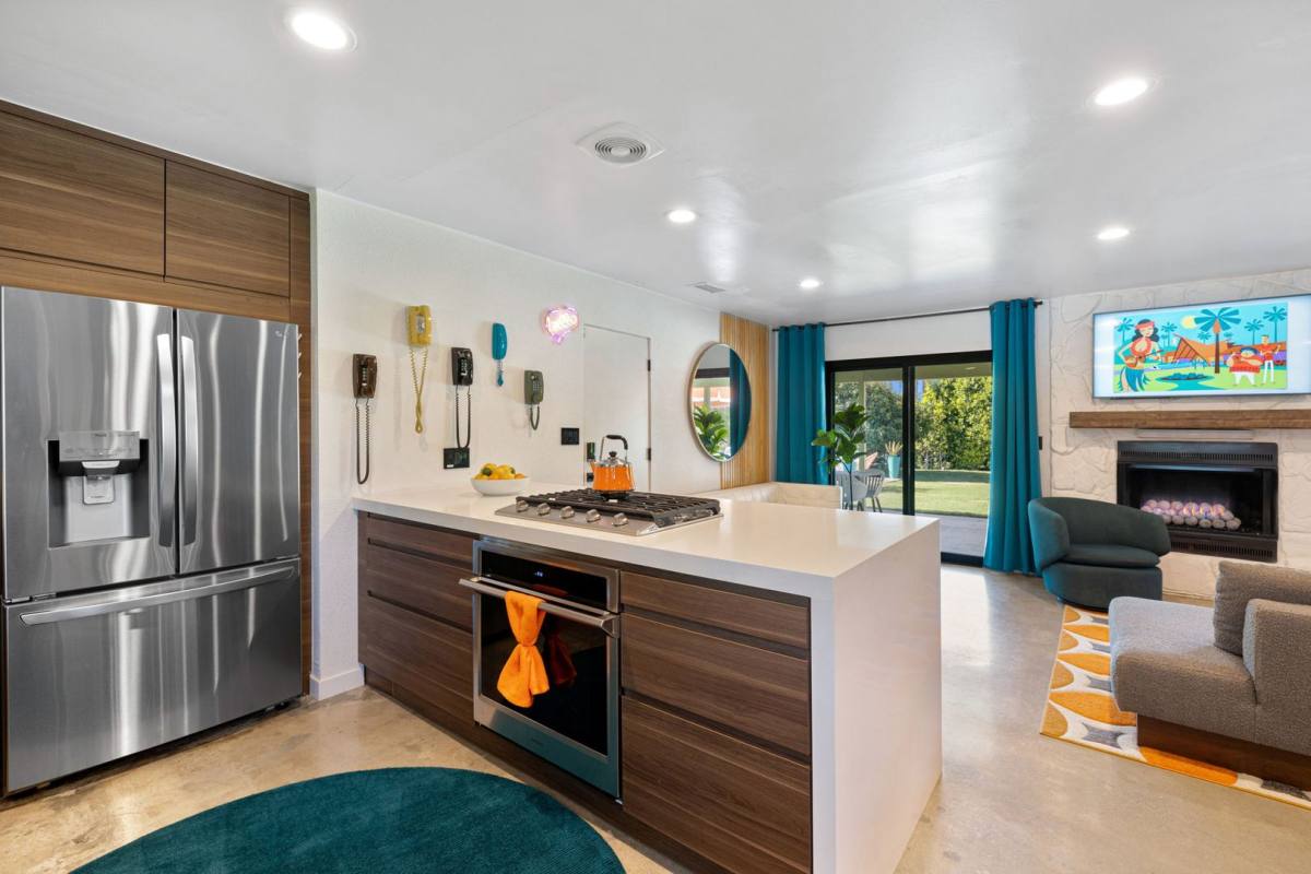 House for rent at 2445 E Del Lago Rd, Palm Springs, CA 92262