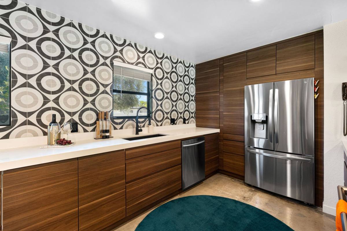 House for rent at 2445 E Del Lago Rd, Palm Springs, CA 92262