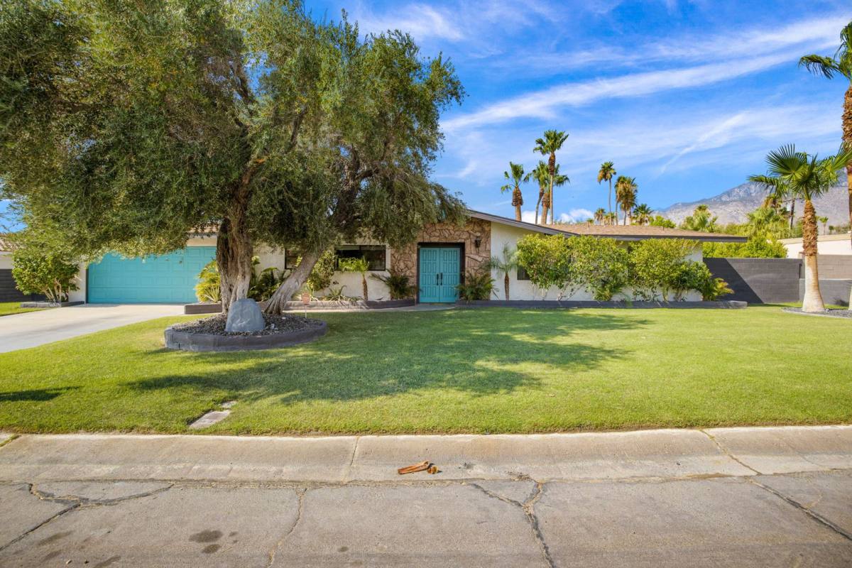 House for rent at 2445 E Del Lago Rd, Palm Springs, CA 92262