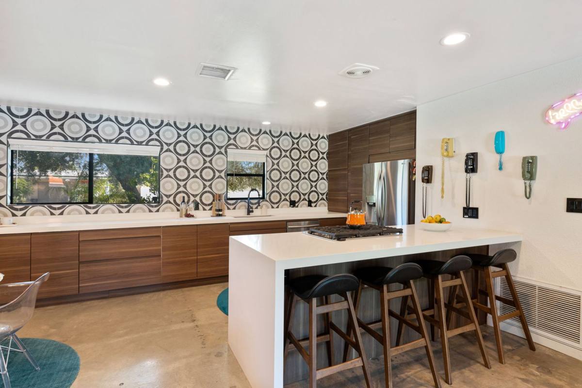 House for rent at 2445 E Del Lago Rd, Palm Springs, CA 92262