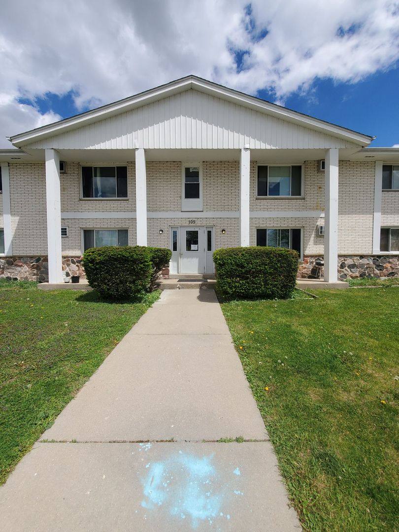 Apartment for rent at 105 Cummings St, Delavan, WI 53115