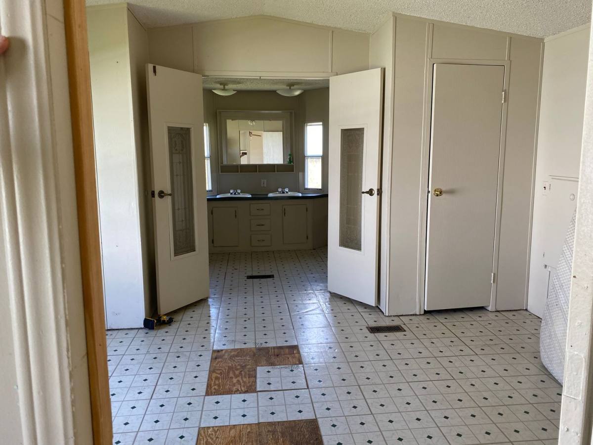 Apartment for rent at 1118 Melvin Dupuis Rd, Breaux Bridge, LA 70517