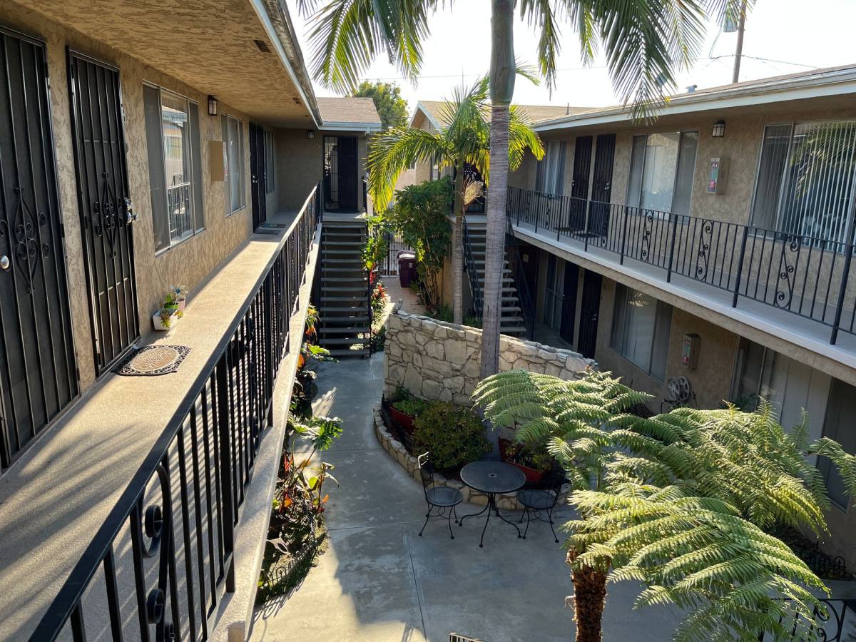Apartment for rent at 915 Coronado Ave, Long Beach, CA 90804