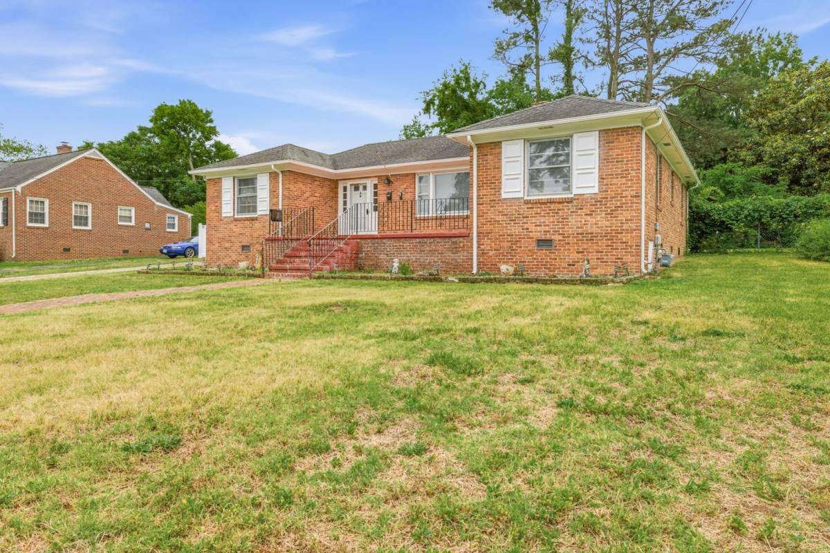 House for rent at 525 James Ave, Colonial Heights, VA 23834