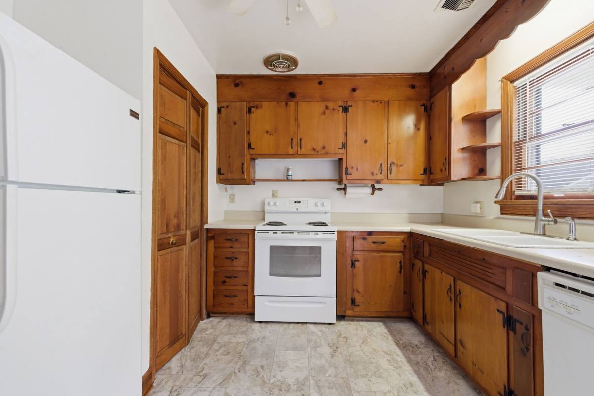 House for rent at 525 James Ave, Colonial Heights, VA 23834