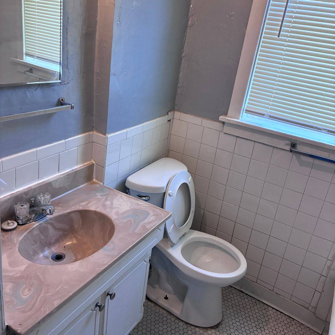 Apartment for rent at 3700 S Broadway, Saint Louis, MO 63118