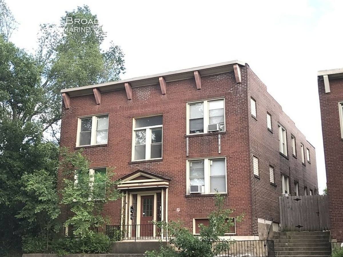 Apartment for rent at 3700 S Broadway, Saint Louis, MO 63118