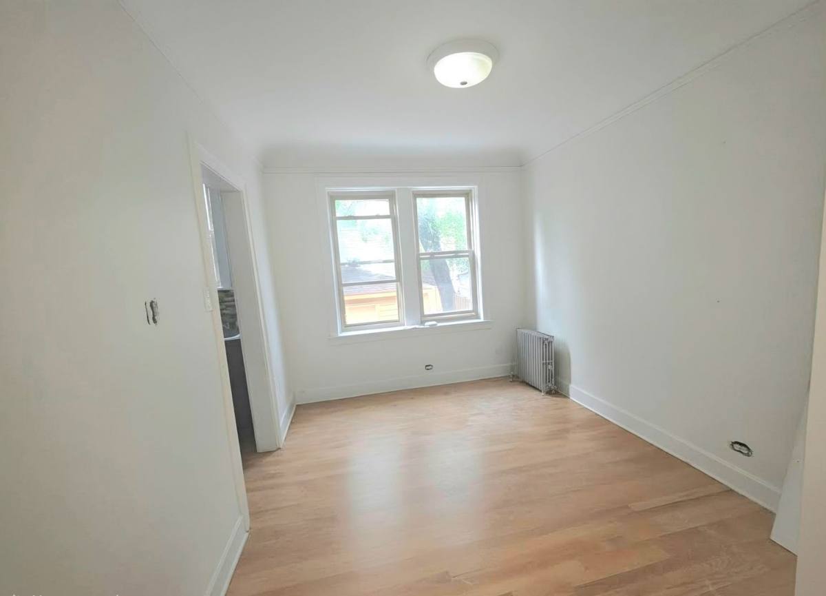 Apartment for rent at 2232-48 W Farwell, Chicago, IL 60645