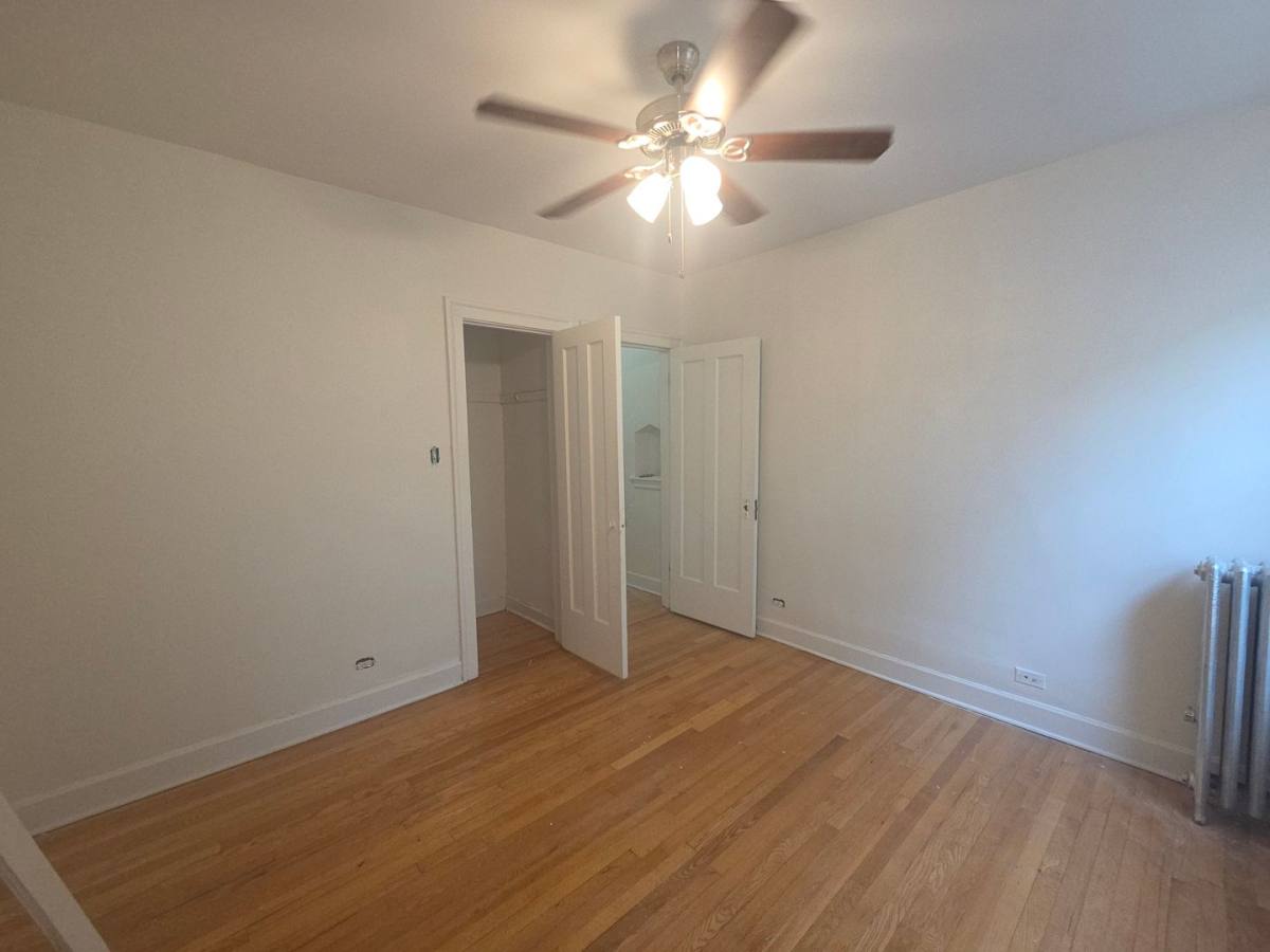 Apartment for rent at 2232-48 W Farwell, Chicago, IL 60645