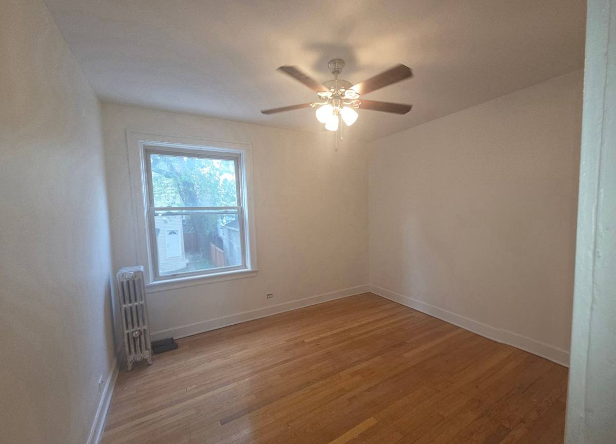 Apartment for rent at 2232-48 W Farwell, Chicago, IL 60645
