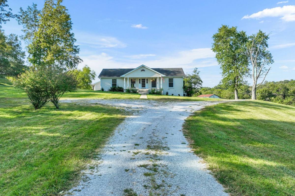 House for rent at 4861 Bethesda Rd, Thompsons Station, TN 37179