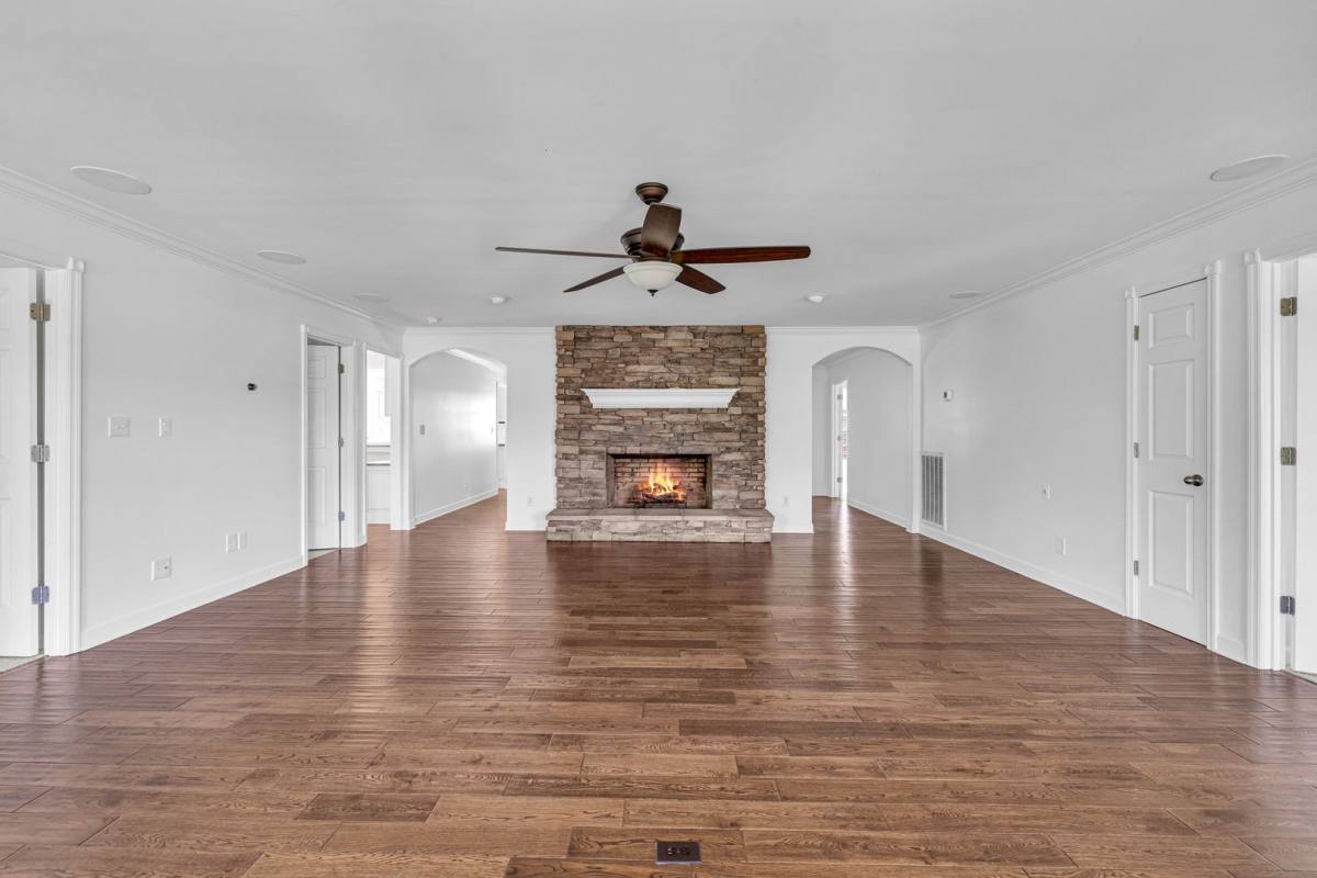 House for rent at 4861 Bethesda Rd, Thompsons Station, TN 37179