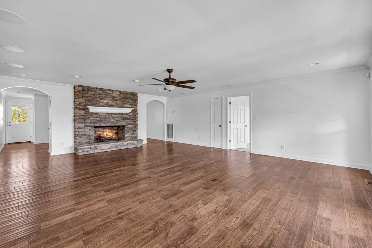 House for rent at 4861 Bethesda Rd, Thompsons Station, TN 37179