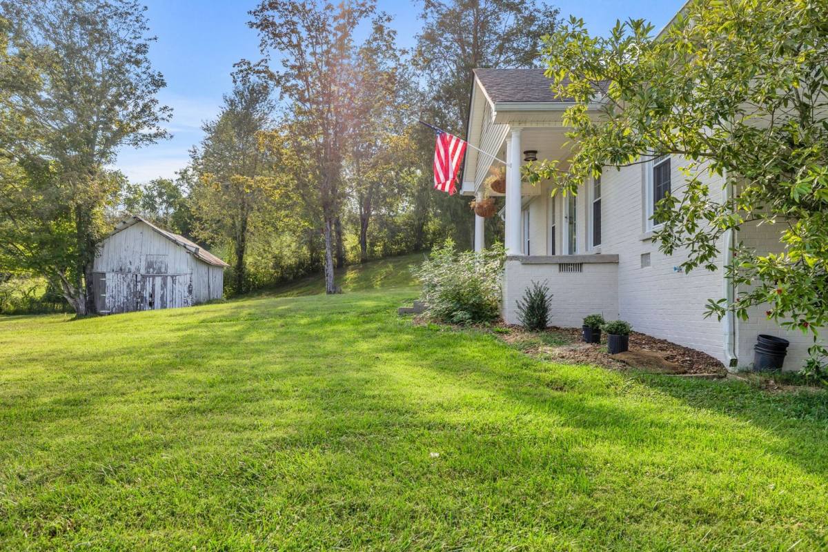 House for rent at 4861 Bethesda Rd, Thompsons Station, TN 37179