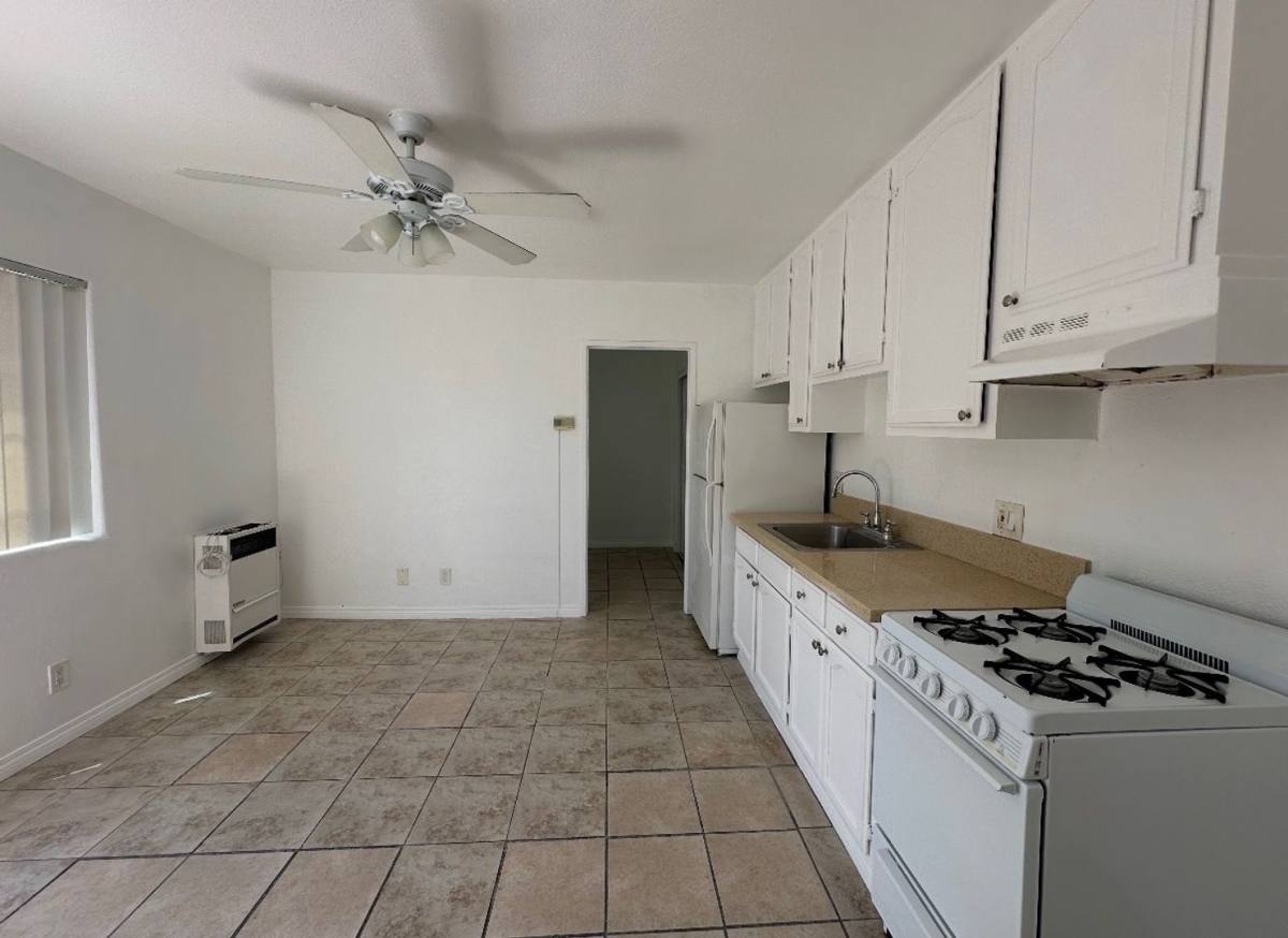 Apartment for rent at 405 E Esther St, Long Beach, CA 90813