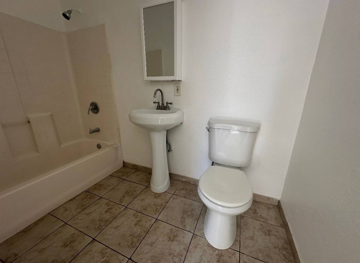 Apartment for rent at 405 E Esther St, Long Beach, CA 90813