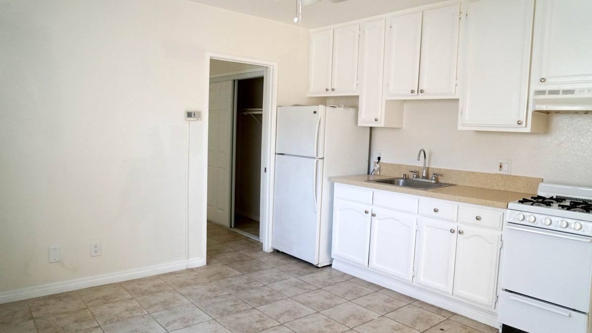 Apartment for rent at 405 E Esther St, Long Beach, CA 90813