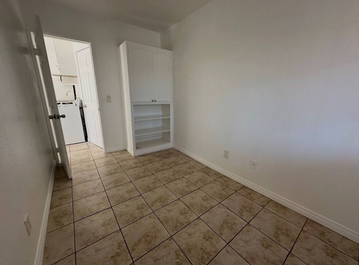 Apartment for rent at 405 E Esther St, Long Beach, CA 90813
