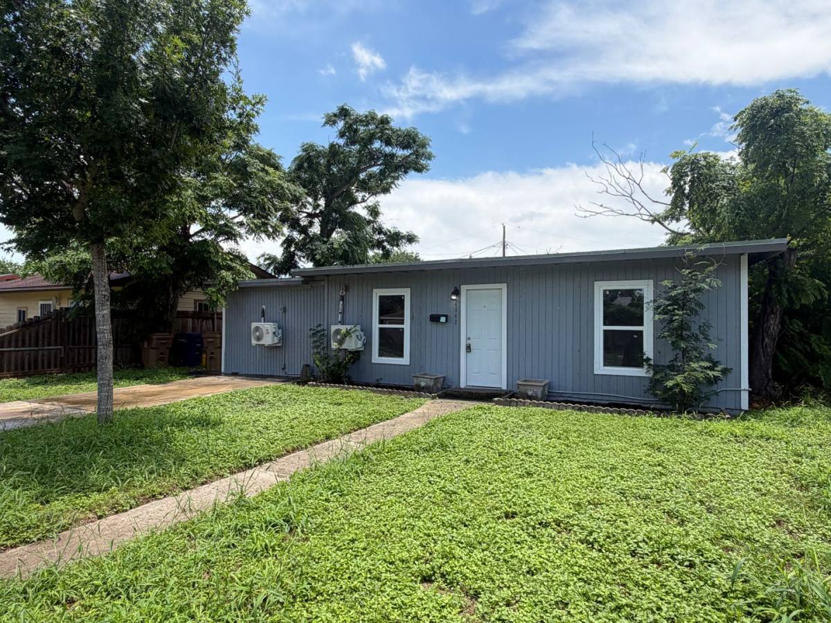 House for rent at 4942 Anthony St, Corpus Christi, TX 78415