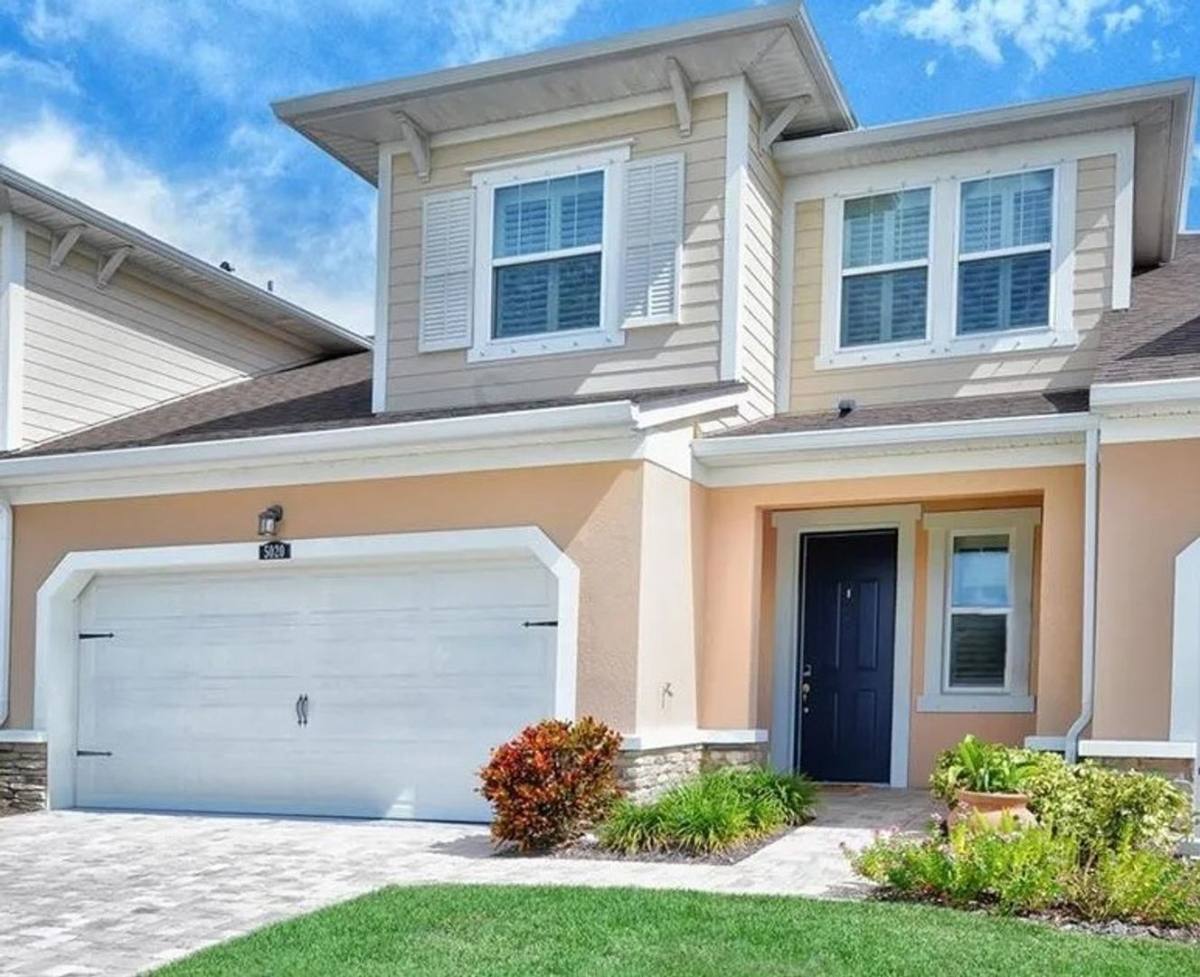 Townhouse for rent at 5020 Course Dr, Sarasota, FL 34232