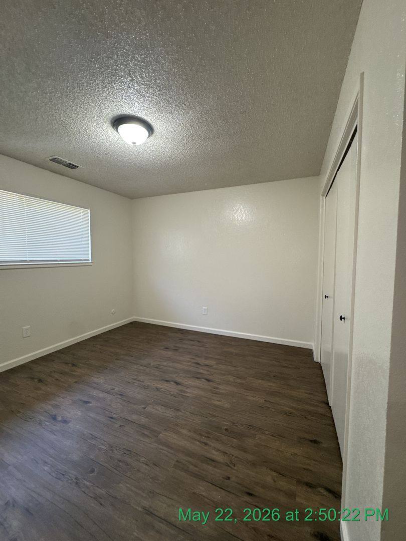 Apartment for rent at 146-50 S Peppertree St, Visalia, CA 93277