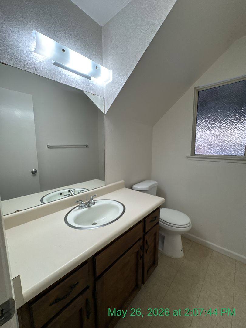 Apartment for rent at 3523-3529 S County Center, Visalia, CA 93277