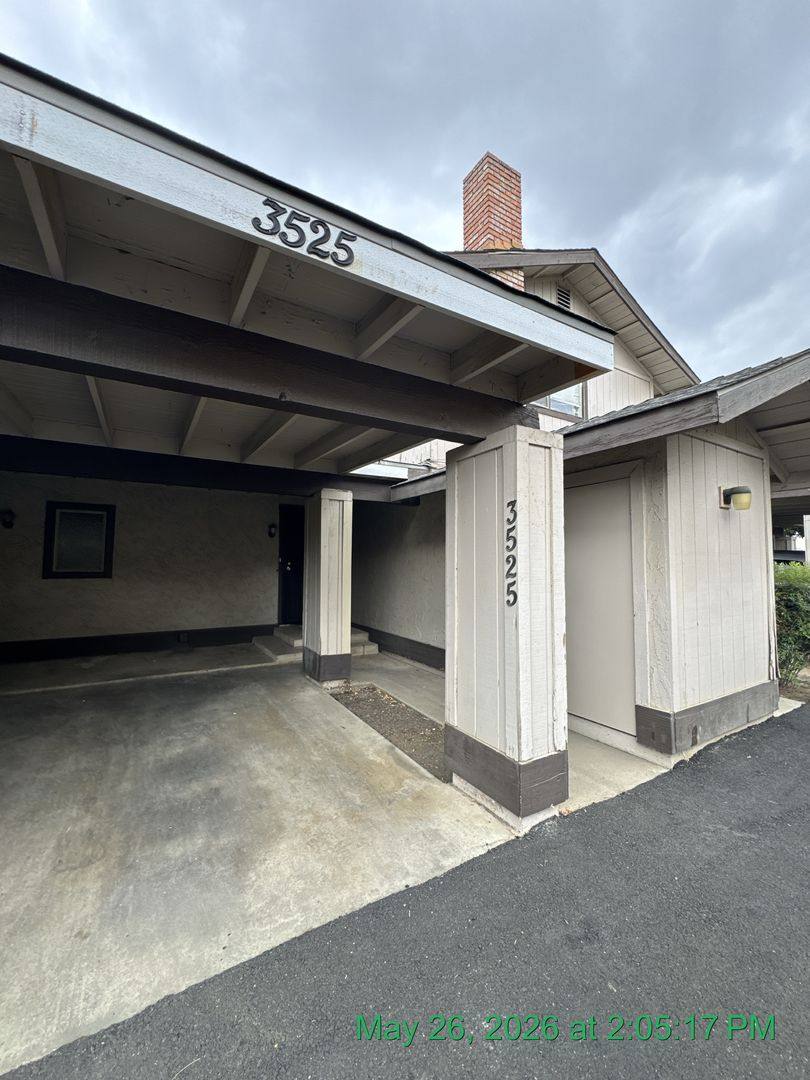 Apartment for rent at 3523-3529 S County Center, Visalia, CA 93277