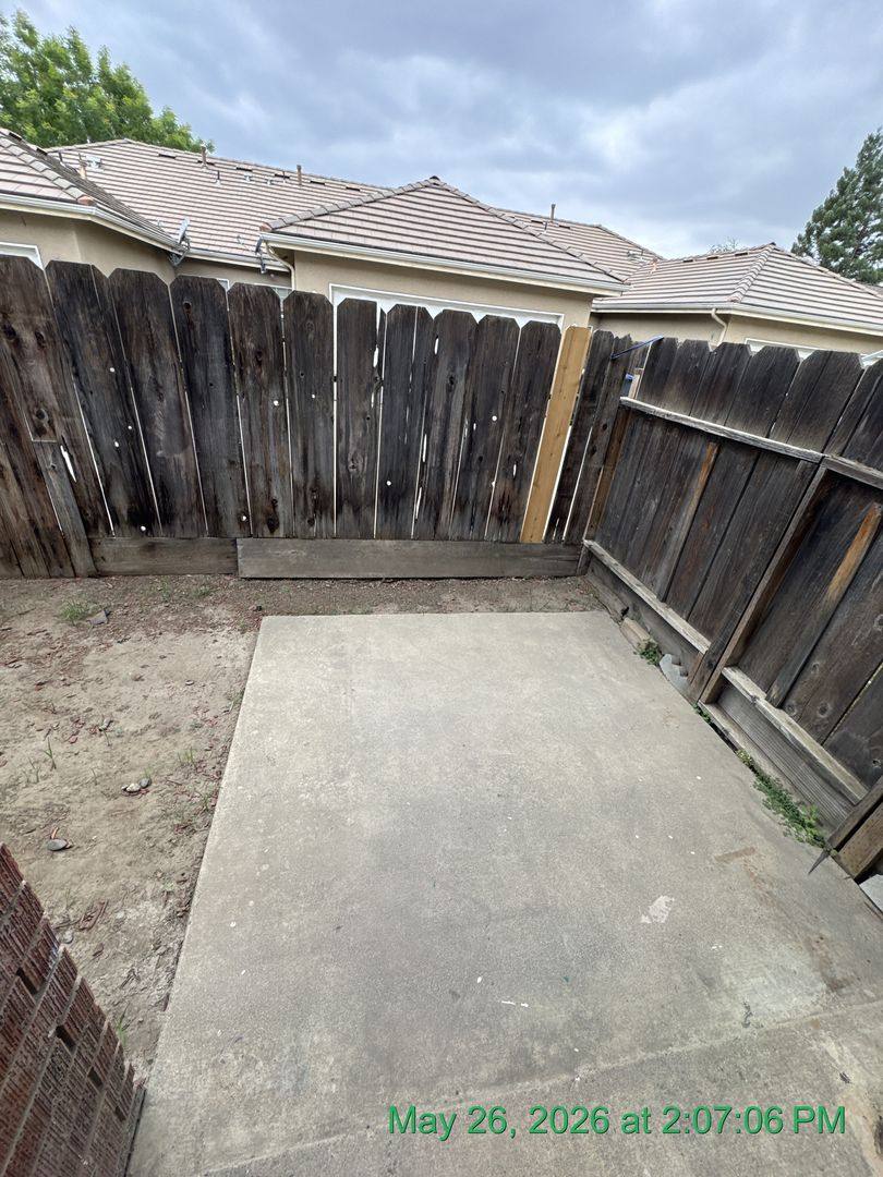 Apartment for rent at 3523-3529 S County Center, Visalia, CA 93277