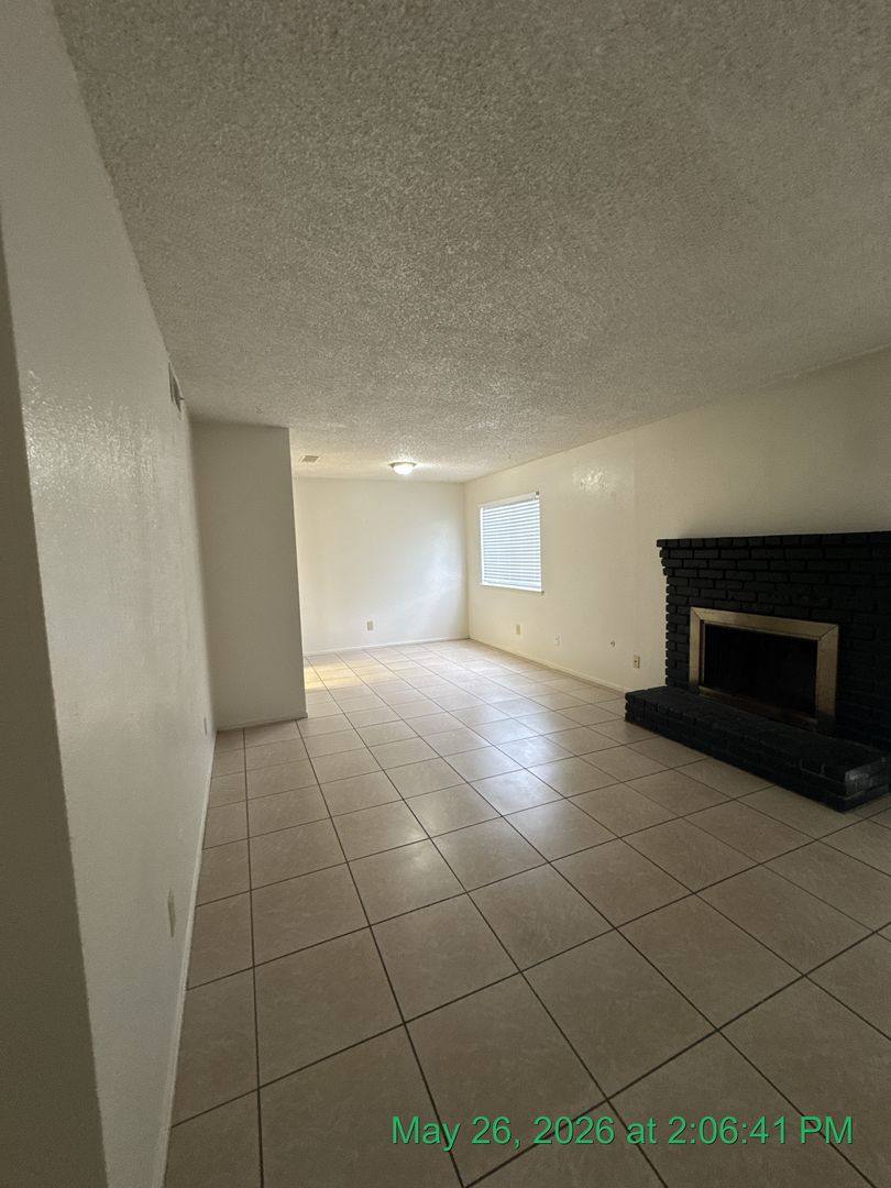 Apartment for rent at 3523-3529 S County Center, Visalia, CA 93277