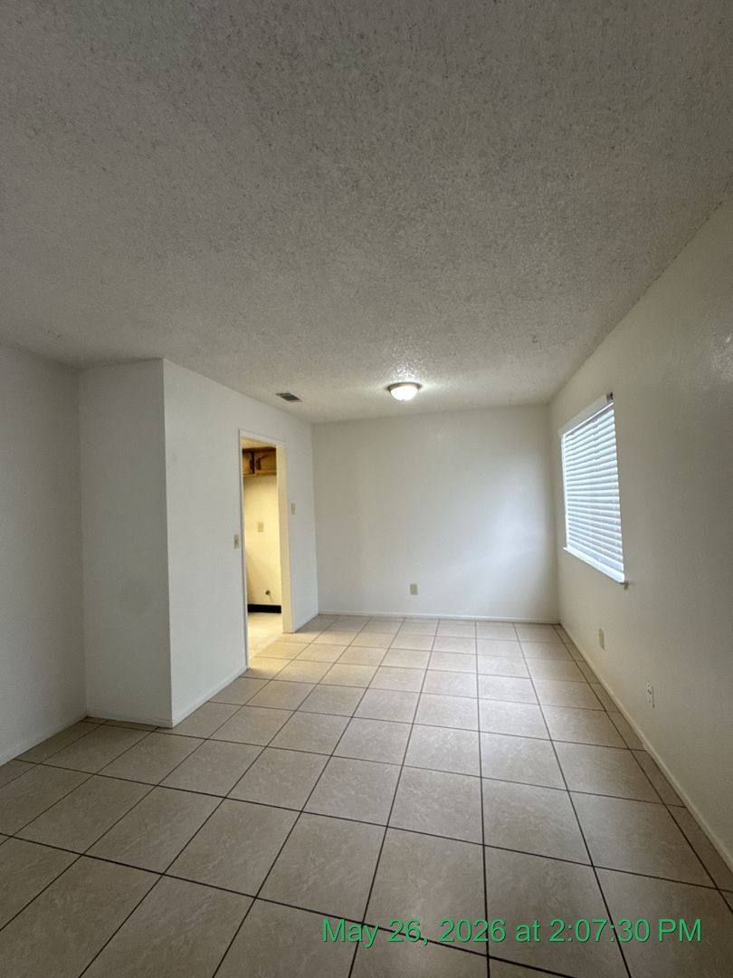 Apartment for rent at 3523-3529 S County Center, Visalia, CA 93277