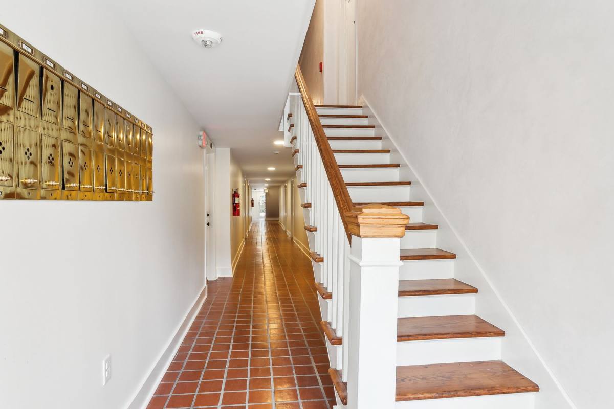 Apartment for rent at 7 Fontainebleau Dr, New Orleans, LA 70125