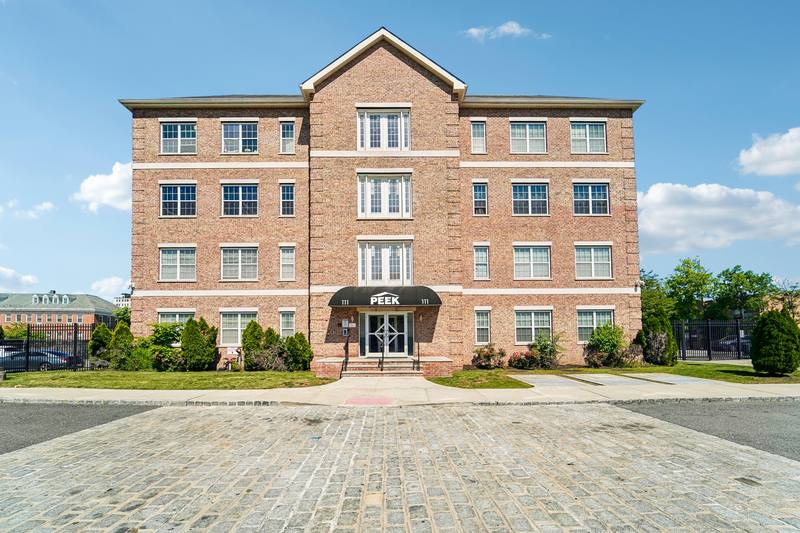 Apartment for rent at 111 Glenwood Ave, East Orange, NJ 07017