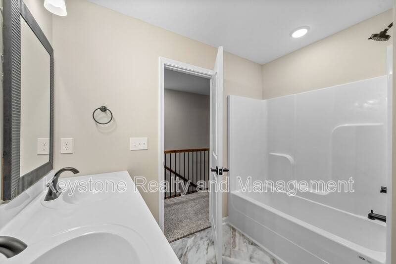 Townhouse for rent at 1655 Evans Rd #B1, Clarksville, TN 37042