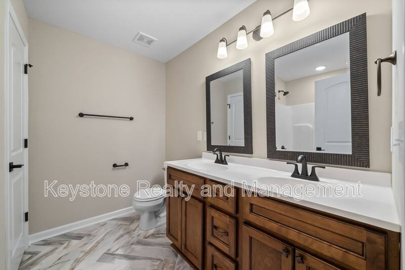 Townhouse for rent at 1655 Evans Rd #B1, Clarksville, TN 37042