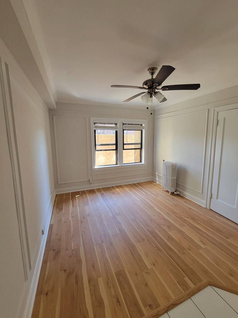 Apartment for rent at 6165 N Winthrop, Chicago, IL 60660