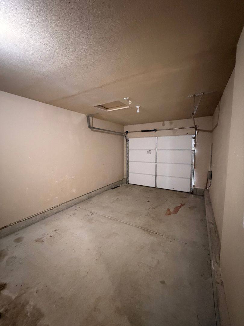 Townhouse for rent at 27 W 4th St, Lowell, OR 97452