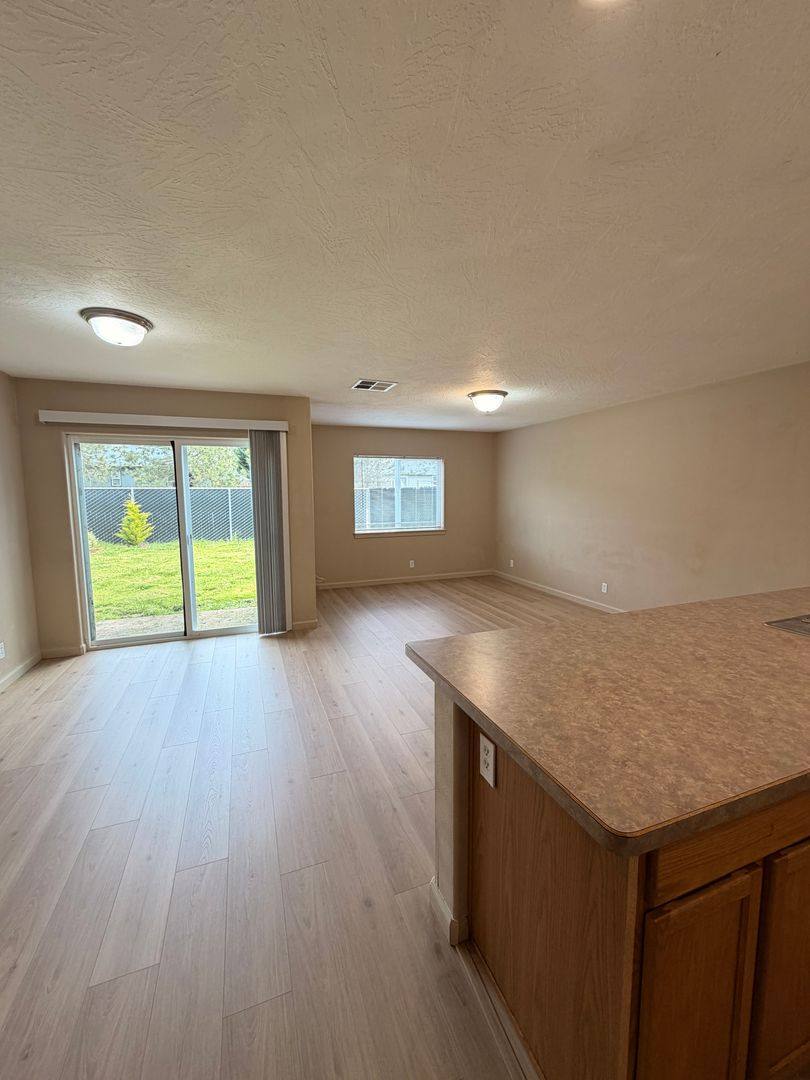 Townhouse for rent at 27 W 4th St, Lowell, OR 97452