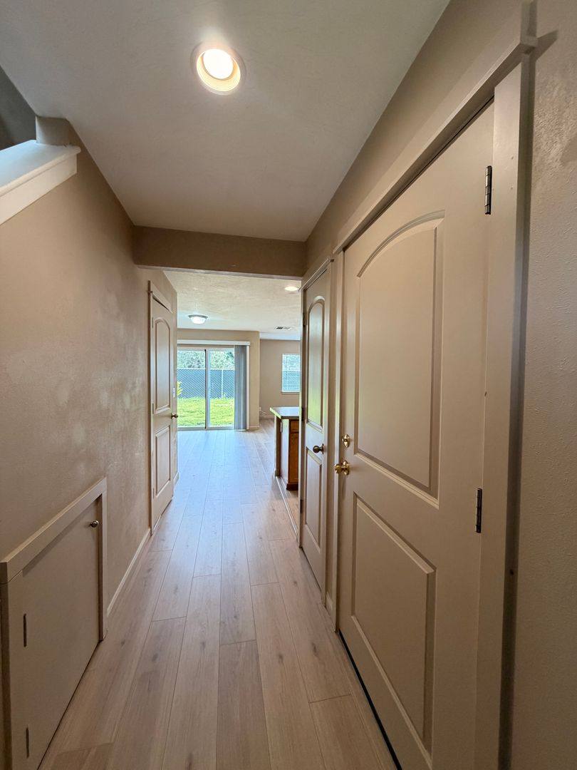 Townhouse for rent at 27 W 4th St, Lowell, OR 97452