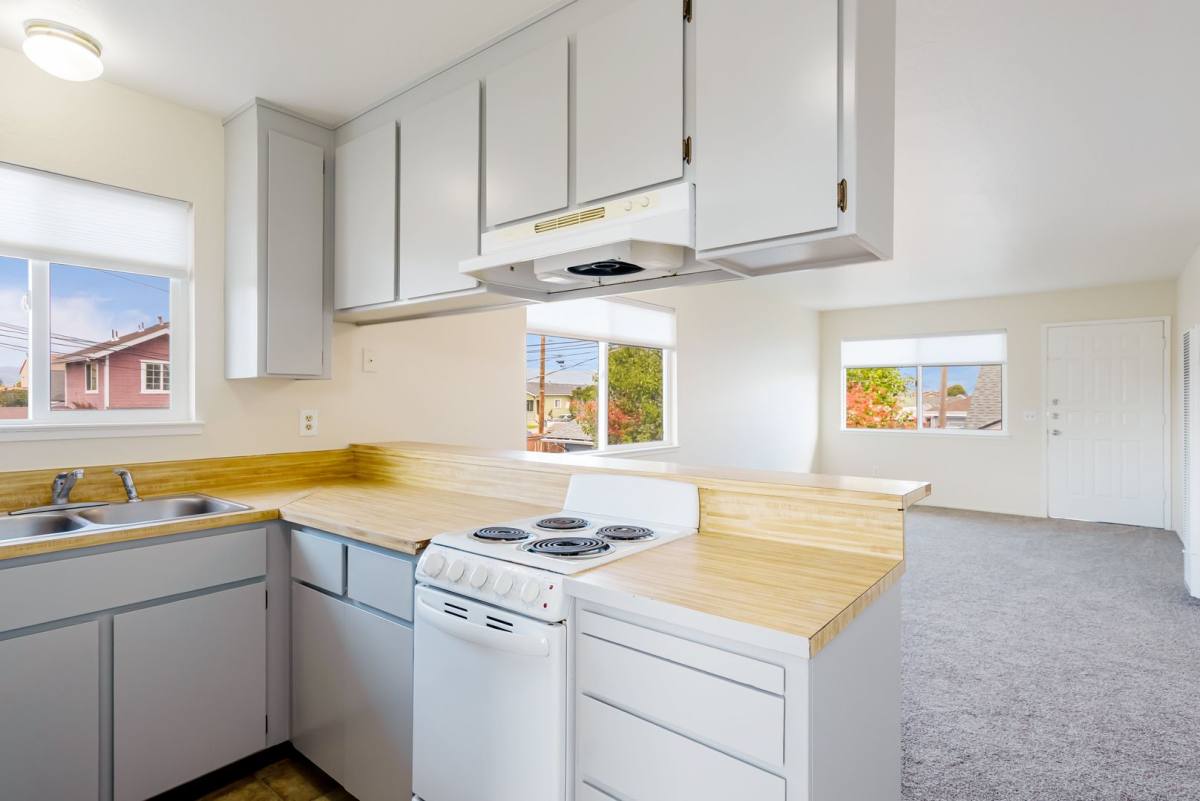 Apartment for rent at 17 E High St, Watsonville, CA 95076