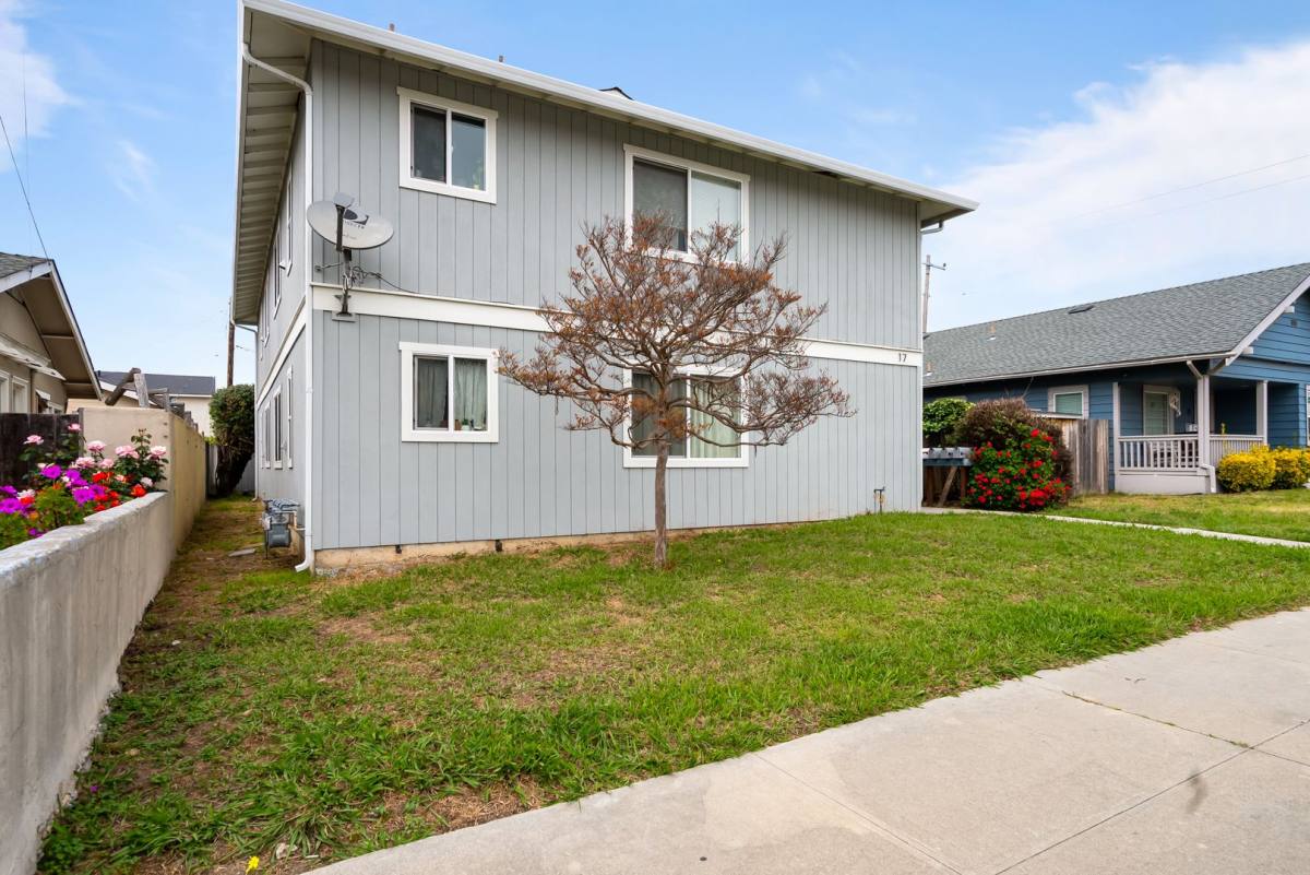 Apartment for rent at 17 E High St, Watsonville, CA 95076