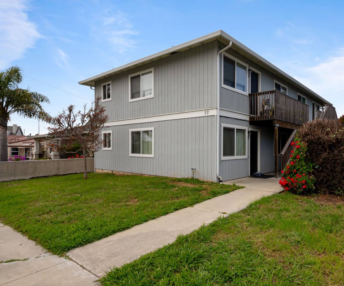Apartment for rent at 17 E High St, Watsonville, CA 95076
