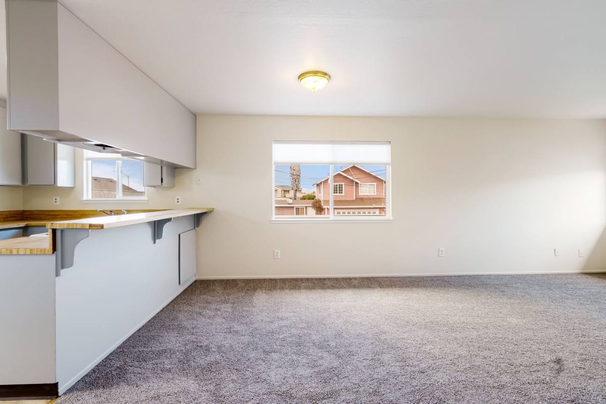 Apartment for rent at 17 E High St, Watsonville, CA 95076