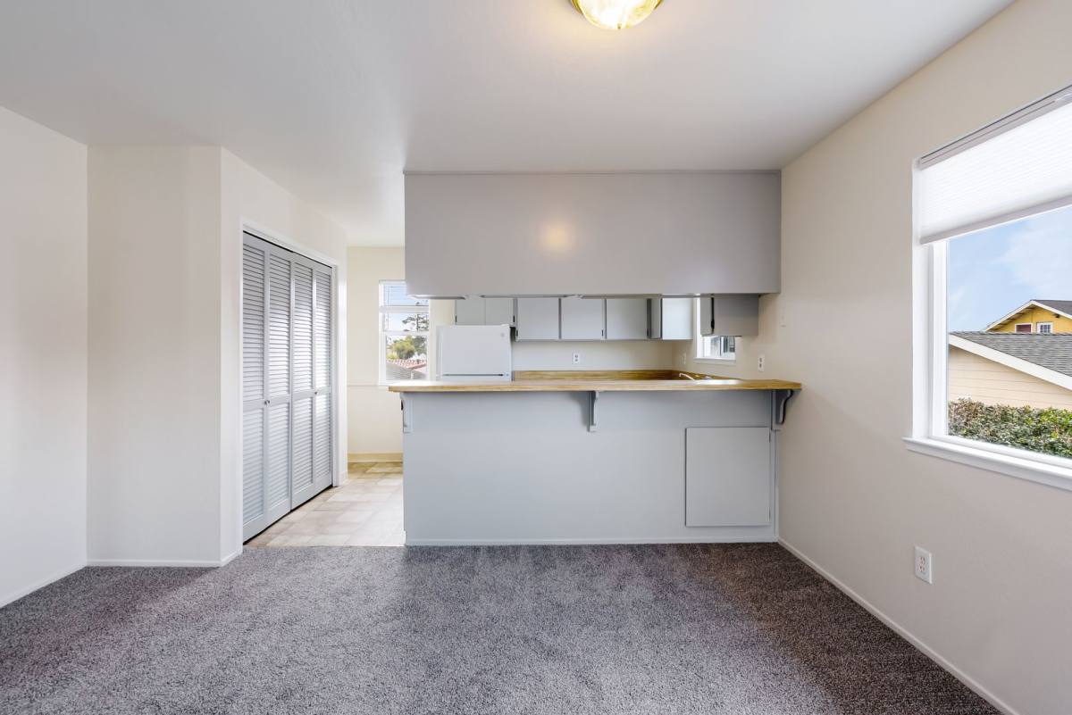 Apartment for rent at 17 E High St, Watsonville, CA 95076