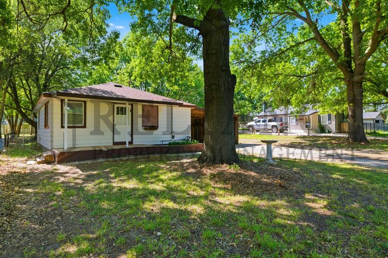House for rent at 107 Queen Ave, Maize, KS 67101