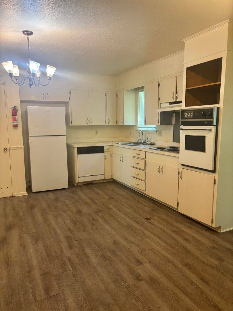 House for rent at 1745 Woody Dr, Jackson, MS 39212
