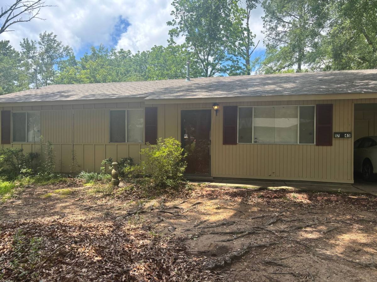 House for rent at 1745 Woody Dr, Jackson, MS 39212
