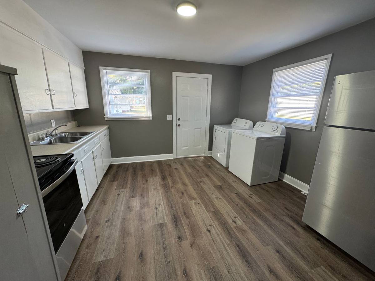 House for rent at 303 E Francis St, Jacksonville, AL 36265