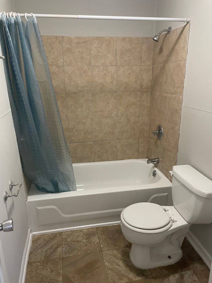 Apartment for rent at 400-402 Spring St, Asheboro, NC 27203