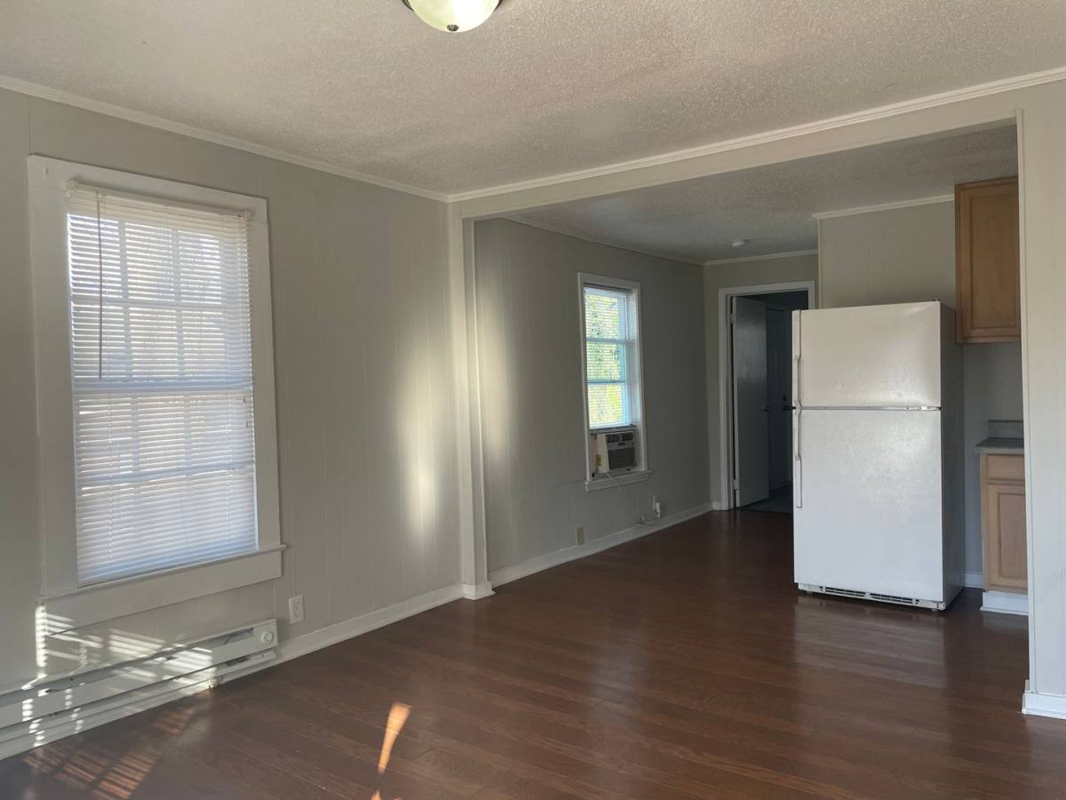 Apartment for rent at 400-402 Spring St, Asheboro, NC 27203
